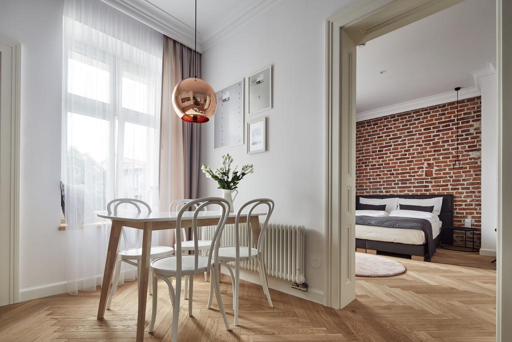 Superior One-Bedroom Apartment